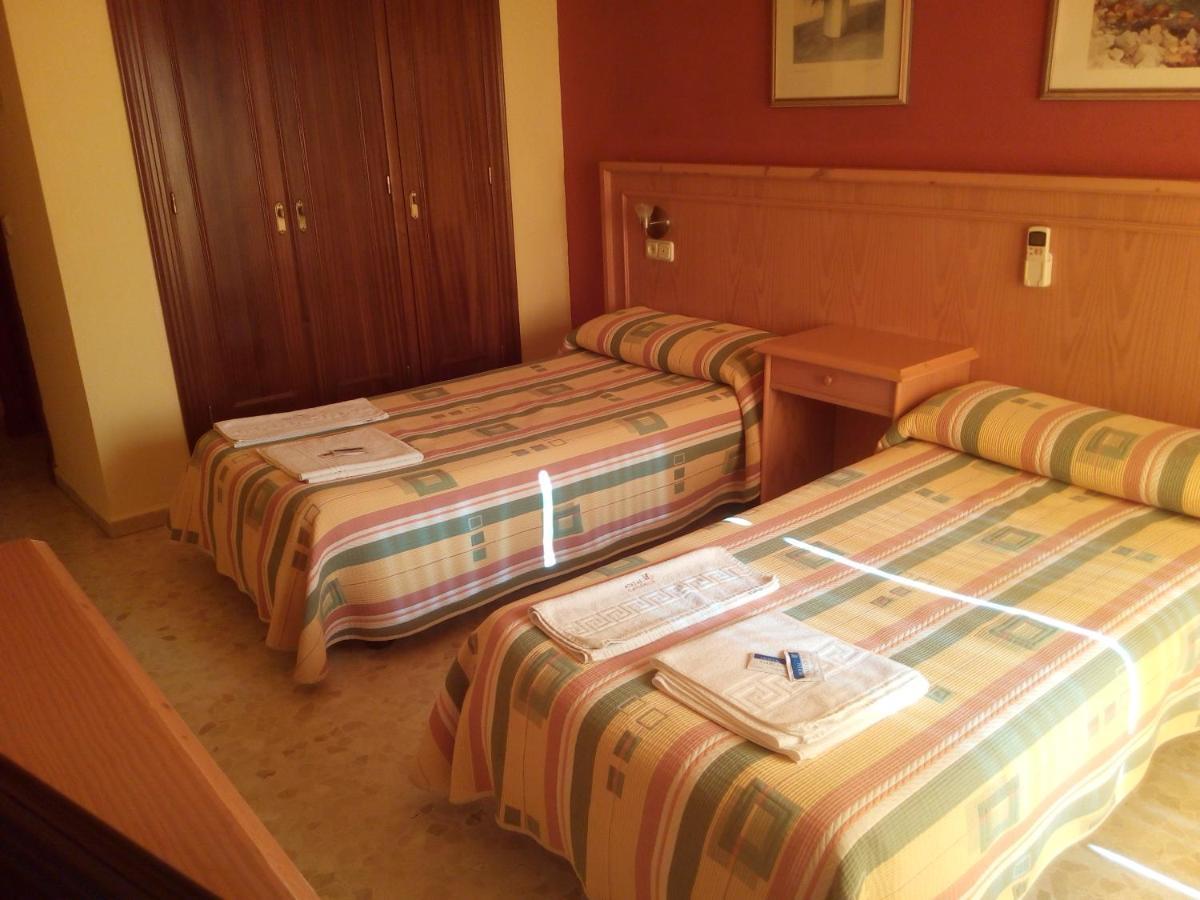 Hostal Carlos III El Ejido Bagian luar foto