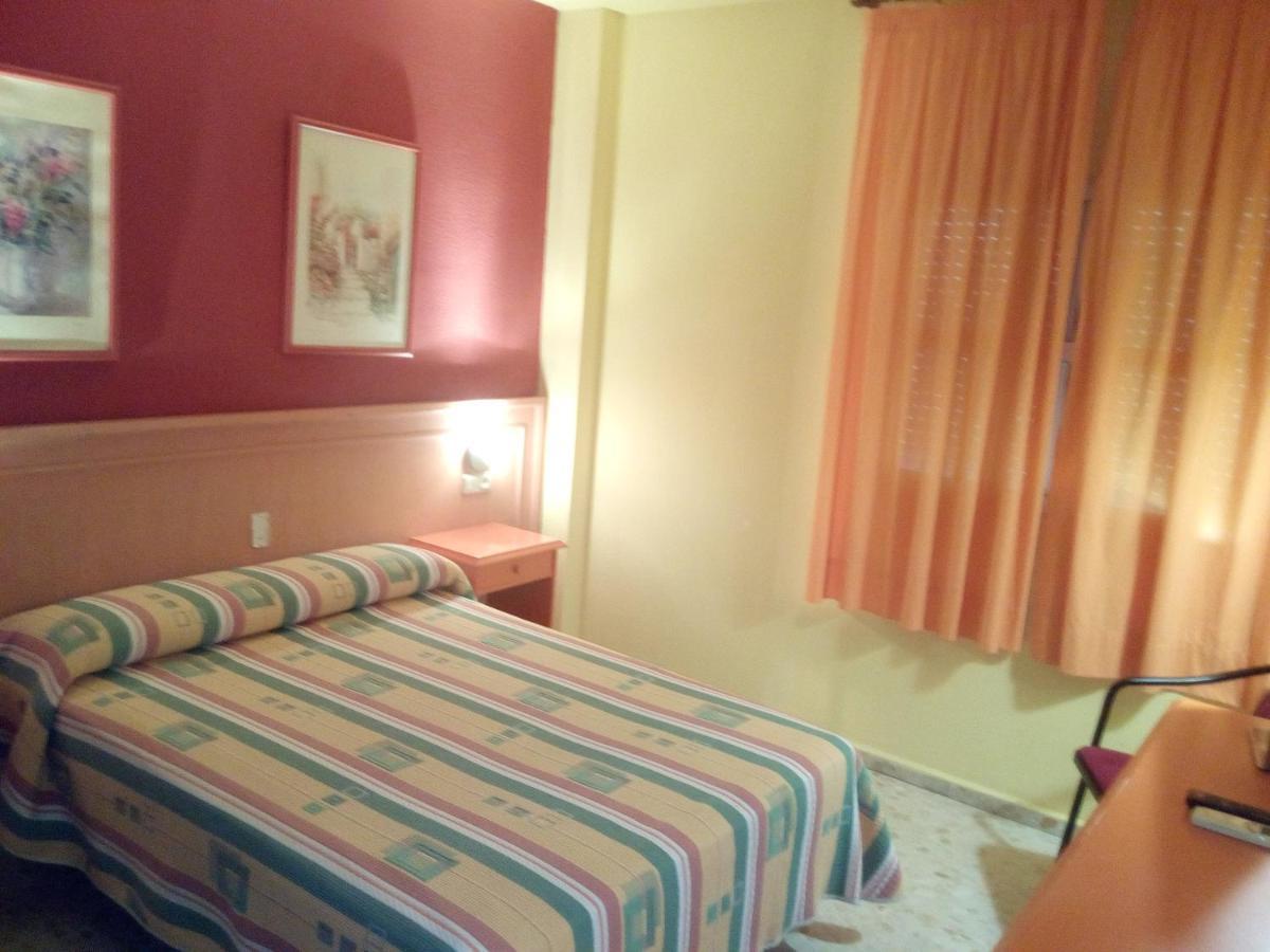Hostal Carlos III El Ejido Bagian luar foto