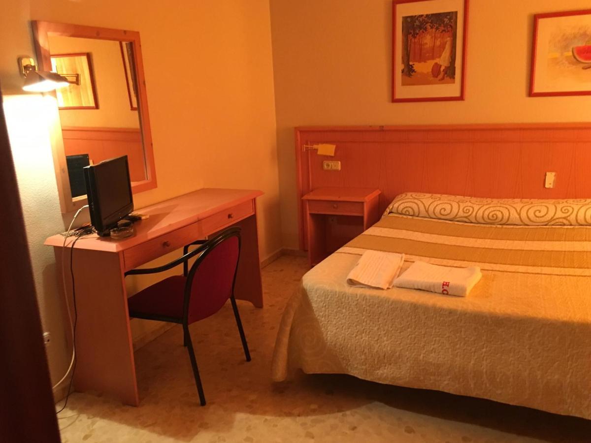 Hostal Carlos III El Ejido Bagian luar foto