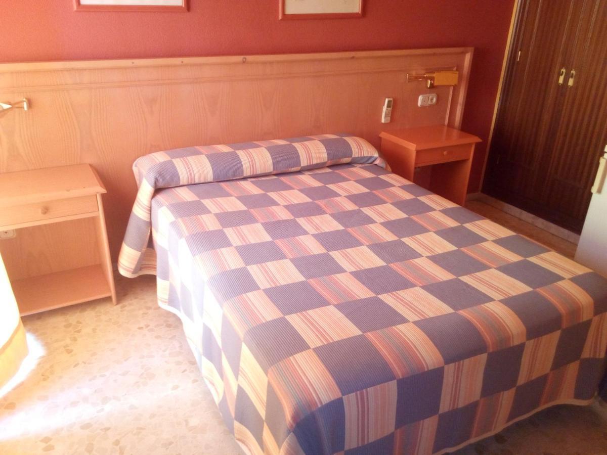 Hostal Carlos III El Ejido Bagian luar foto