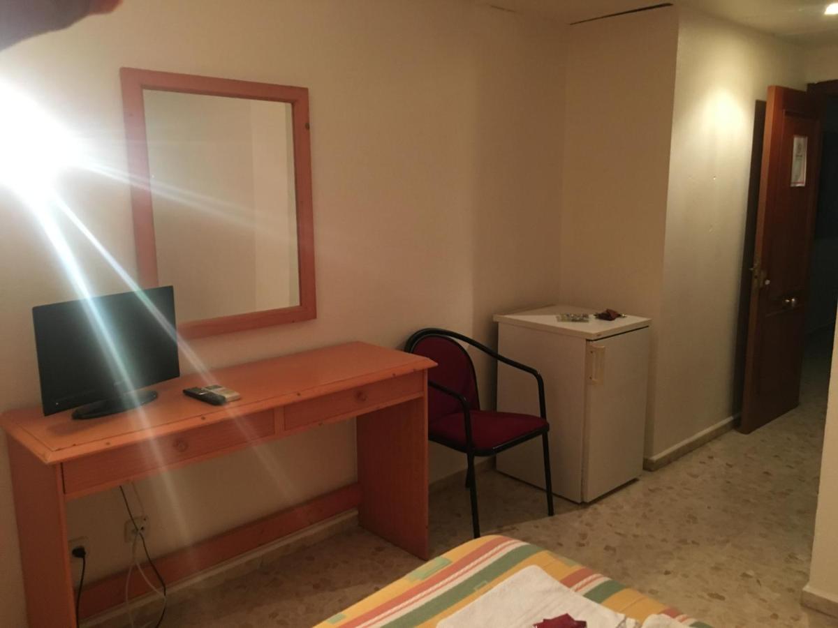Hostal Carlos III El Ejido Bagian luar foto