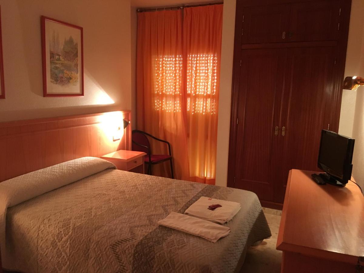 Hostal Carlos III El Ejido Bagian luar foto