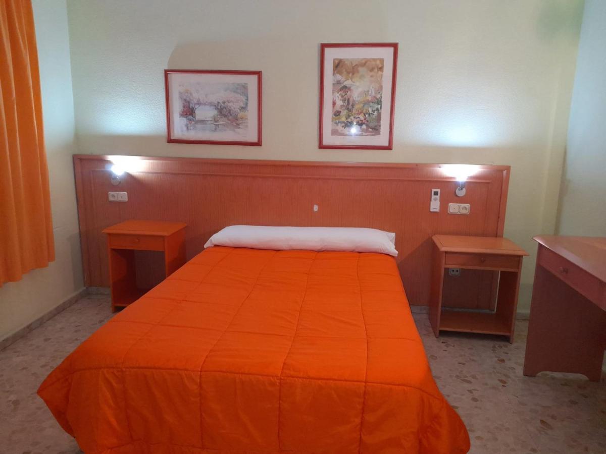 Hostal Carlos III El Ejido Bagian luar foto